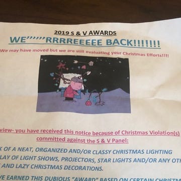 Angela Beatty, of Haddonfield, received this note from alleged neighbors judging her family's Christmas lights, calling them "lazy," Dec. 23, 2019.