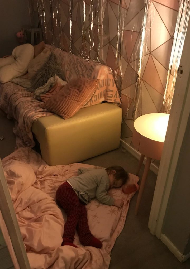 Mum’s hell of living in mould-infested flat with kids forced to sleep on the floor – The Sun