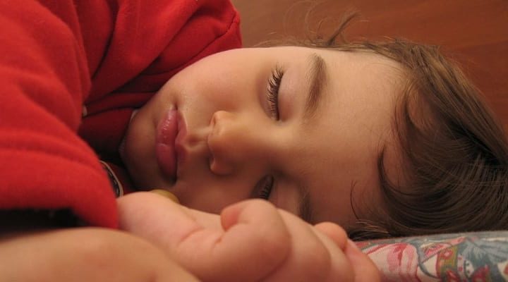 Short and late sleep associated with adiposity in children – 2 Minute Medicine