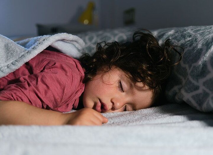 Should I Let My Child Sleep with a Fever? A Pediatrician Weighs In – Yahoo Lifestyle