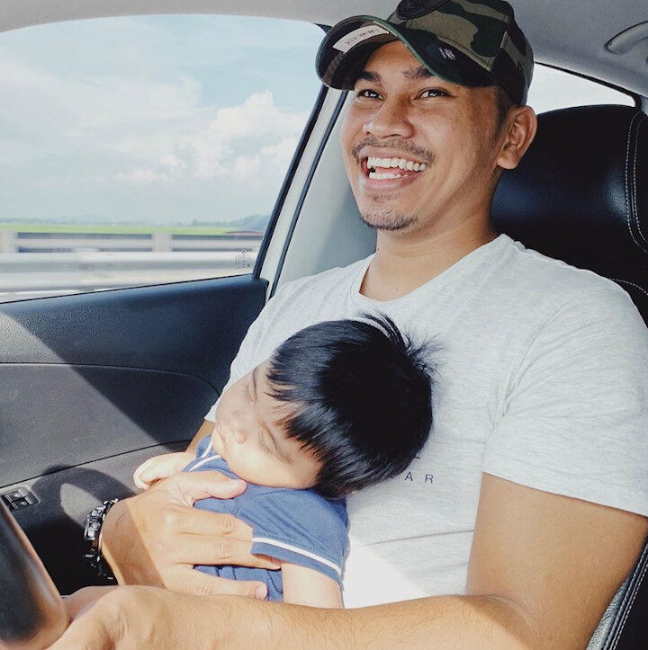 Celebrity preacher PU Abu criticised for letting son sleep on his lap while driving – Malay Mail